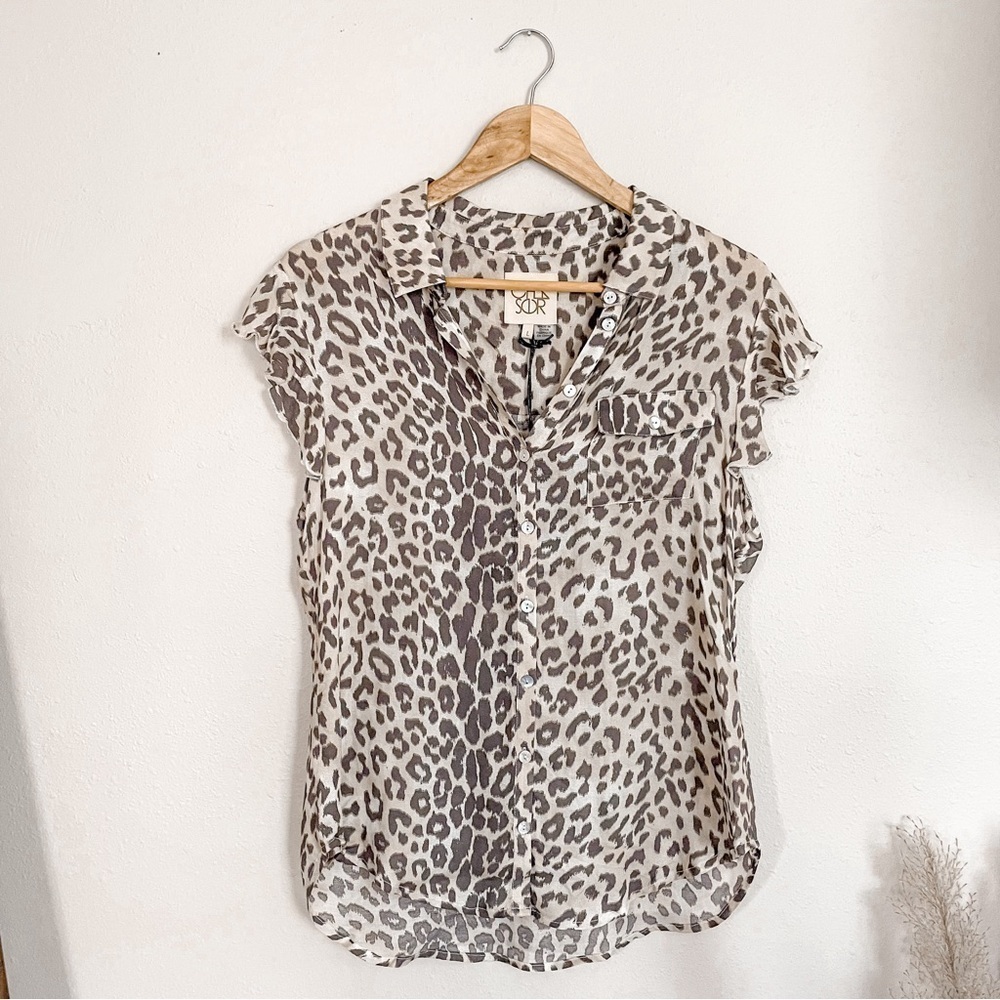 Chaser | NWT‎ Flutter Sleeve Boho Leopard Print Button Down Top - Picture 4 of 12